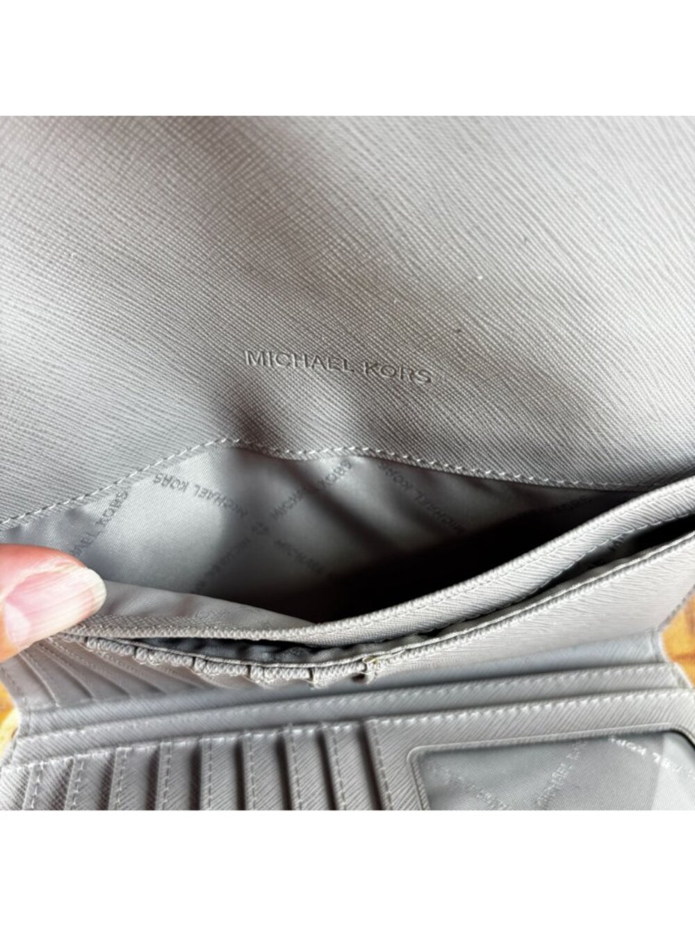 Michael Kors Jet Set Travel Large Trifold Wallet Monogram Logo PVC Grey White - Picture 5 of 5